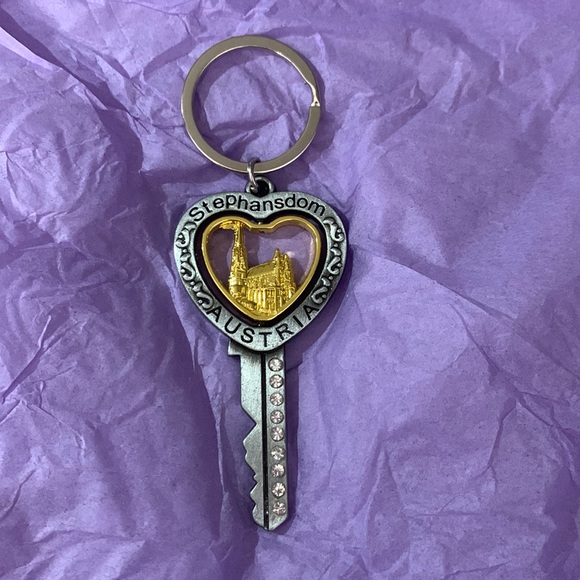 Austria St.Stephen’s Cathedral Vienna Keychain - Picture 1 of 4